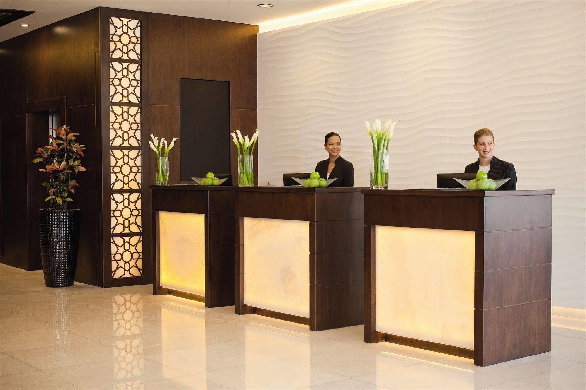 Апарт-отель Moevenpick Al Mamzar 5*