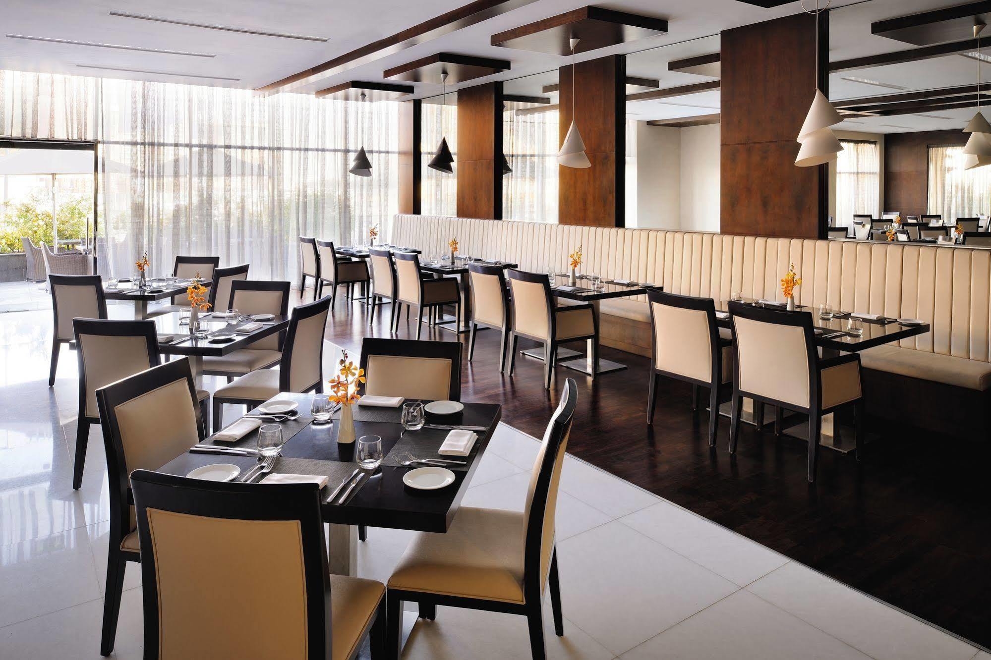 Aparthotel Moevenpick Al Mamzar 5*